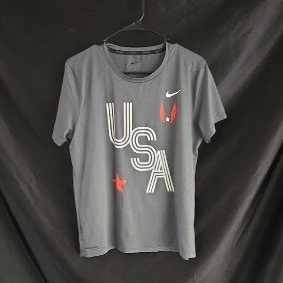 Nike Gray USA Graphic Tee with Red Accents - Picture 1 of 7